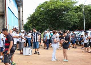 Operário leva família inteira para a arquibancada na estreia da temporada