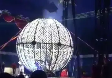 Vídeo mostra colisão de motociclistas em "Globo da Morte" de circo