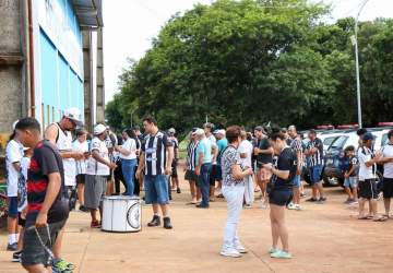 Operário leva família inteira para a arquibancada na estreia da temporada