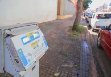 Alegando impacto, lojistas se reúnem para pedir volta de estacionamento rotativo