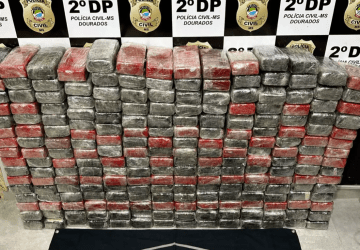 Funcionários encontram R$ 15 milhões em cocaína ao carregar caminhão