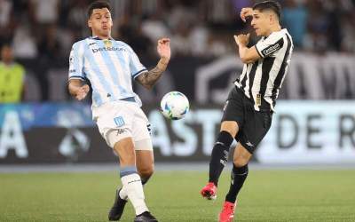 Botafogo perde em casa e Racing fatura primeiro título da Recopa