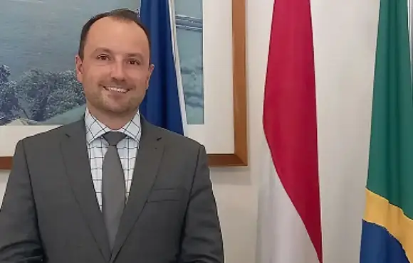 Embaixador húngaro é chamado ao Itamaraty para falar sobre Bolsonaro