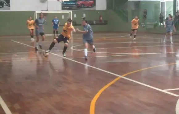 Copa Pelezinho Feminino de Futsal segue neste sábado com quatro partidas