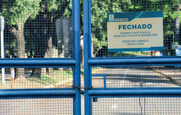 Professores deflagram greve e paralisação deve começar por 8 campi da UFMS