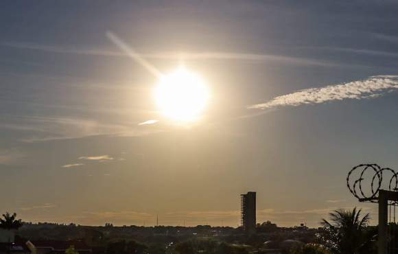 Capital tem possibilidade de chuva isolada e máxima de 34ºC