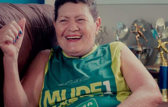 Cida superou depressão com corrida e comemora 70 anos em maratona