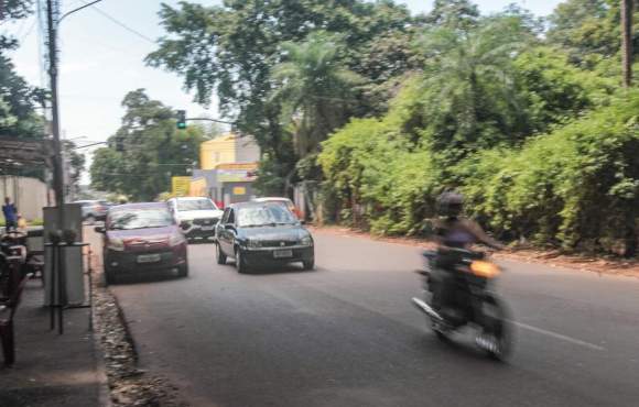 Por mês, rua da Divisão é palco de cinco acidentes de trânsito