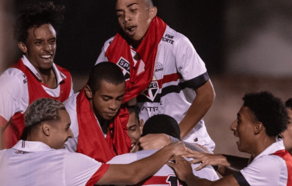 São Paulo e Criciúma disputam primeira vaga na final da Copinha