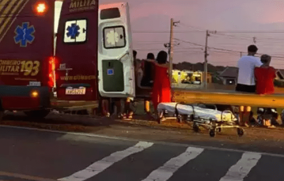 Reboque se desprende e atinge mulher que caminhava na BR-262