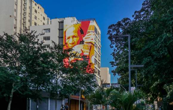 Rua 14 de Julho ganha novo mega mural, agora com Helena Meirelles