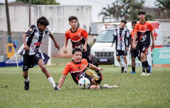 Federação de Futebol recebe clubes para definir formato do estadual sub-13