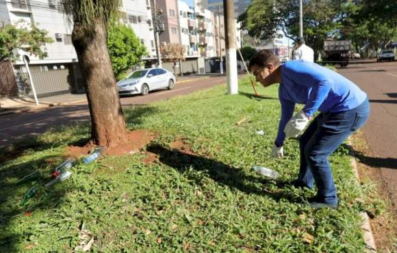 Marçal vira gari e pega no pesado por um dia