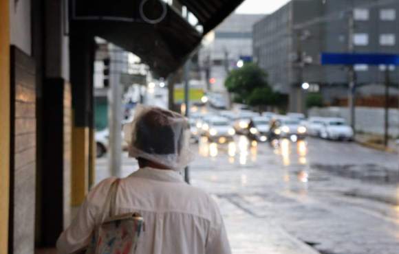 Mais chuva vem aí e Defesa Civil faz alerta para Campo Grande