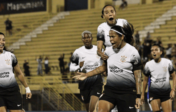 Corinthians vence Cruzeiro e está na final da Supercopa Feminina